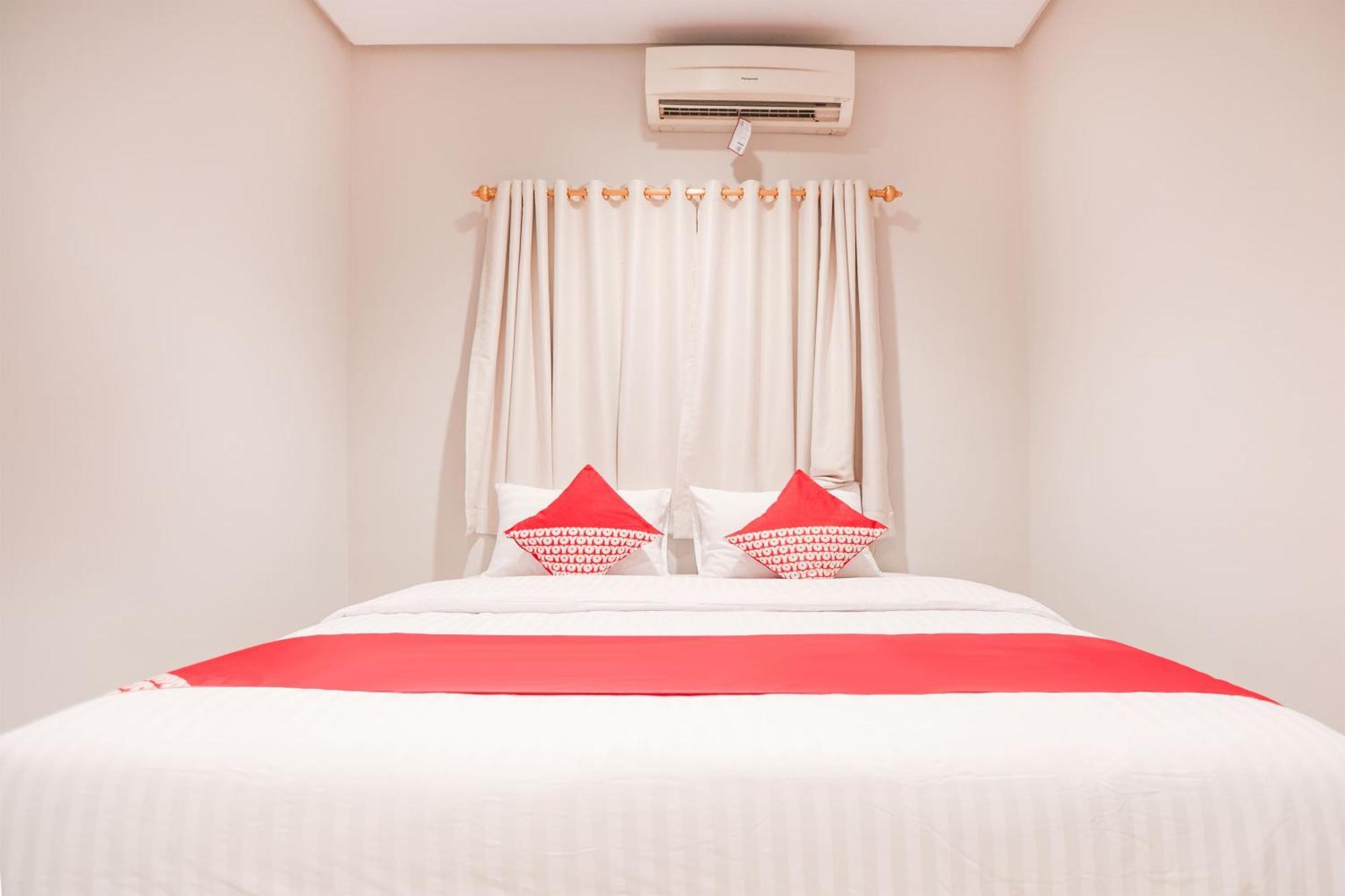 Oyo 148 Cempaka Place Homestay Jakarta Exteriör bild