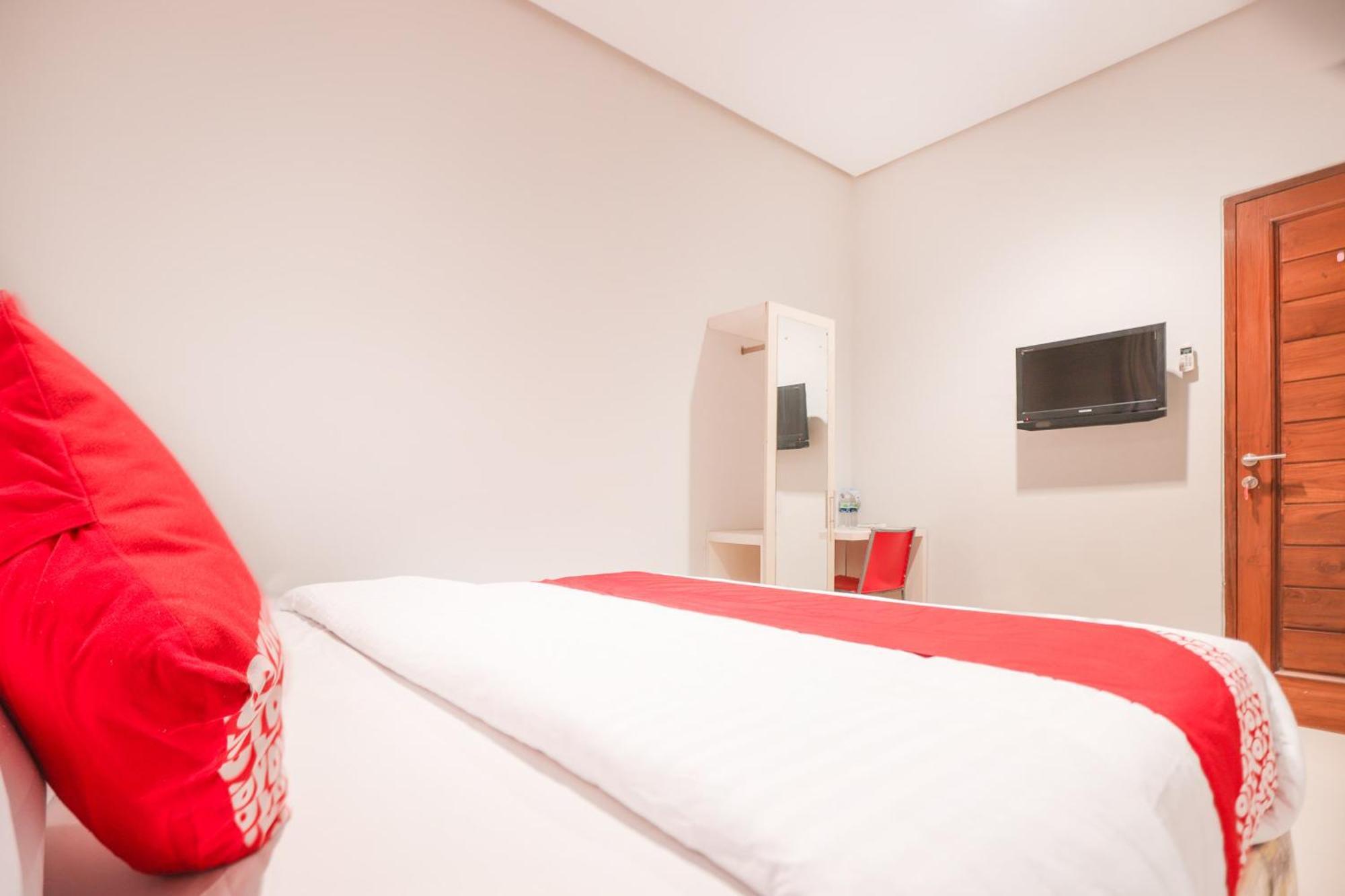 Oyo 148 Cempaka Place Homestay Jakarta Exteriör bild