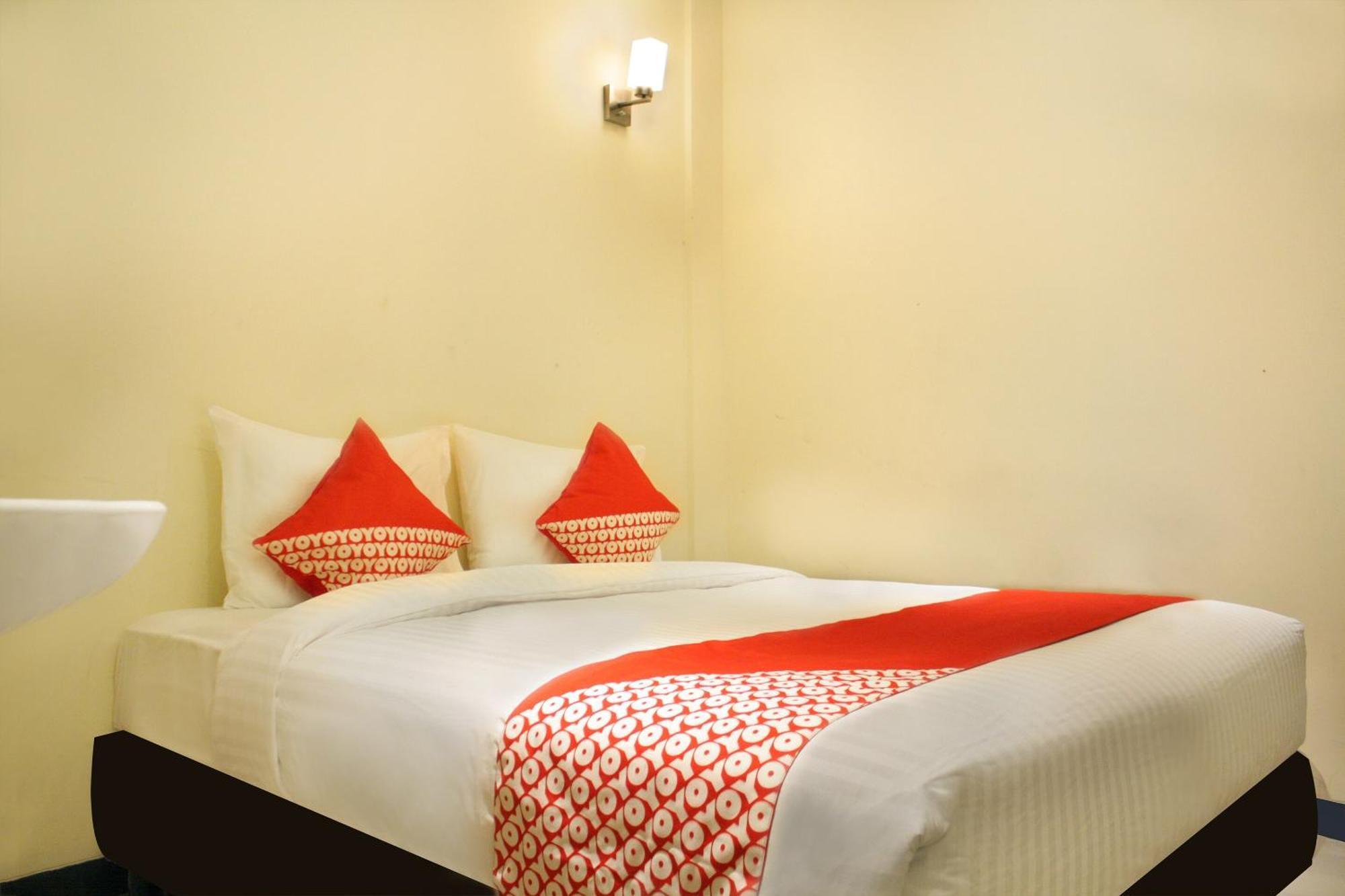 Oyo 148 Cempaka Place Homestay Jakarta Exteriör bild
