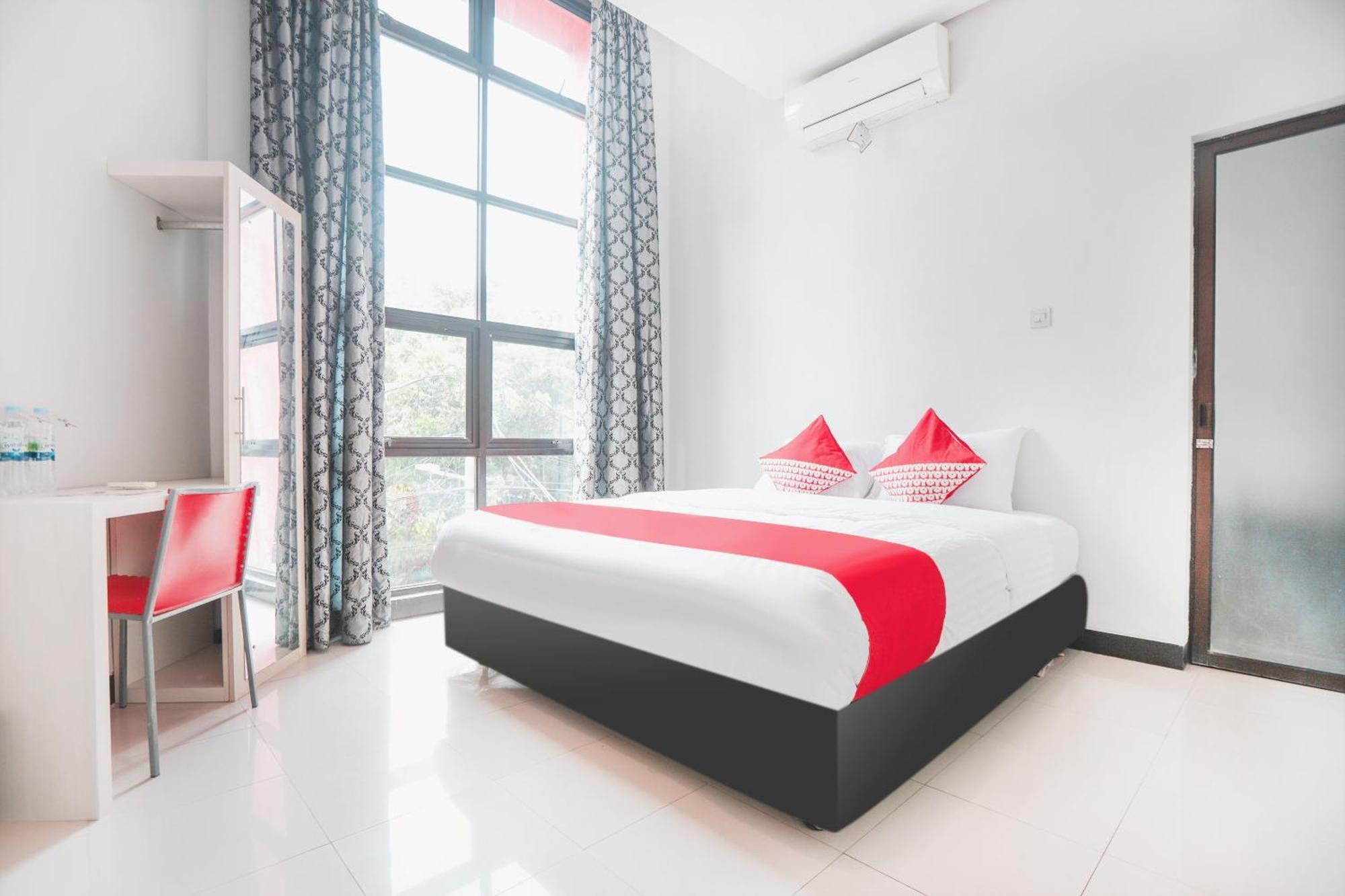 Oyo 148 Cempaka Place Homestay Jakarta Exteriör bild